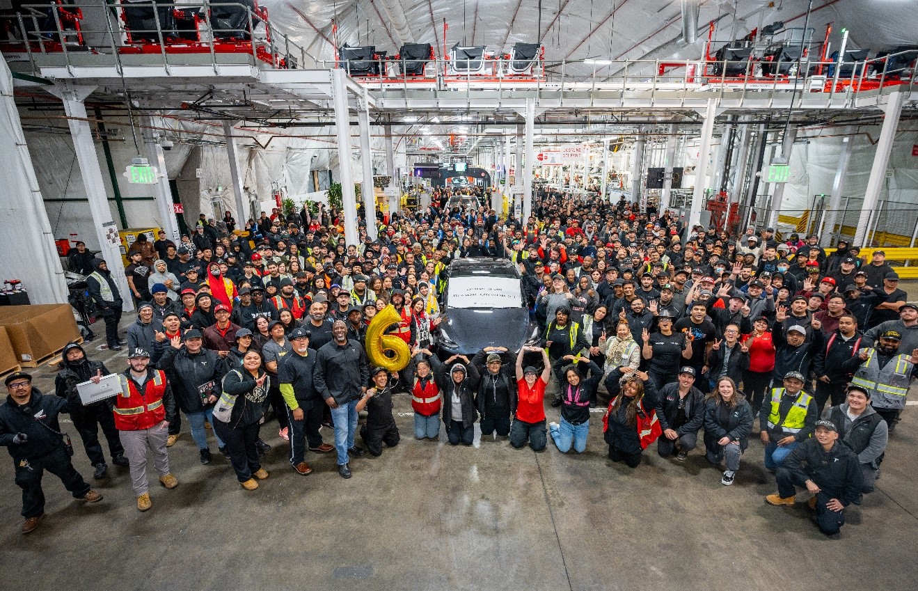 特斯拉攜賽博越野旅行車與熱門車型亮相2024貴陽國際車展，引領(lǐng)未來出行新浪潮